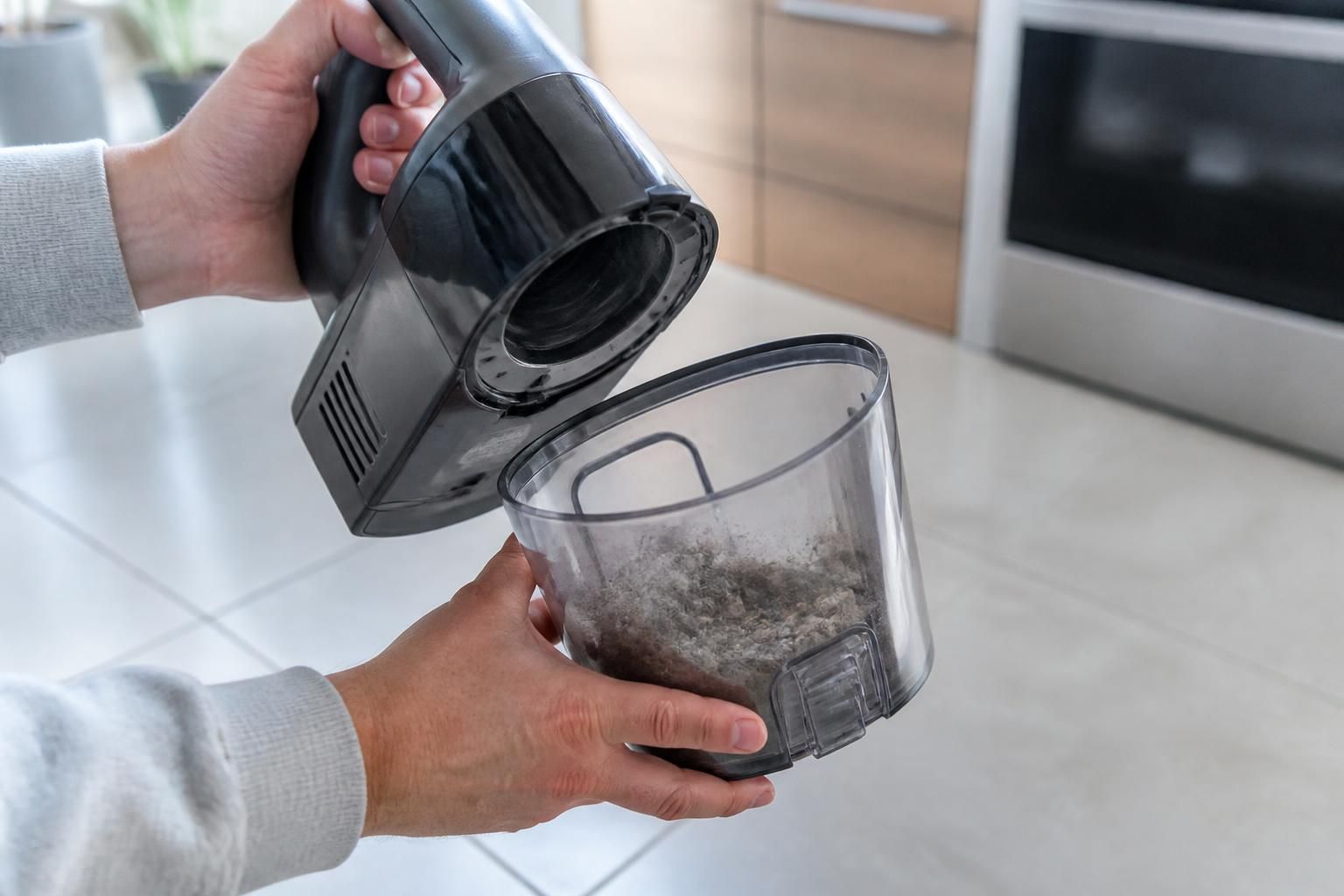Comment vider l'aspirateur Silvercrest 2 découvrez comment vider facilement et rapidement votre aspirateur silvercrest grâce à notre guide étape par étape, pour un entretien efficace et prolonger la durée de vie de votre appareil.